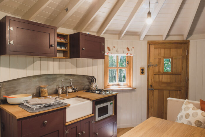 East Sussex Woodland Escape - kitchen area