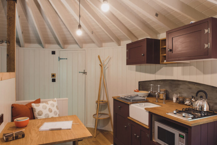 East Sussex Woodland Escape - dining area