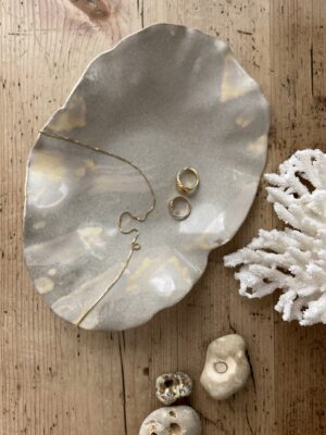Medium Ceramic Ripple Shell
