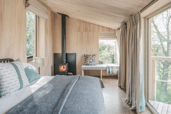 Skylark Treehouses, Gloucester