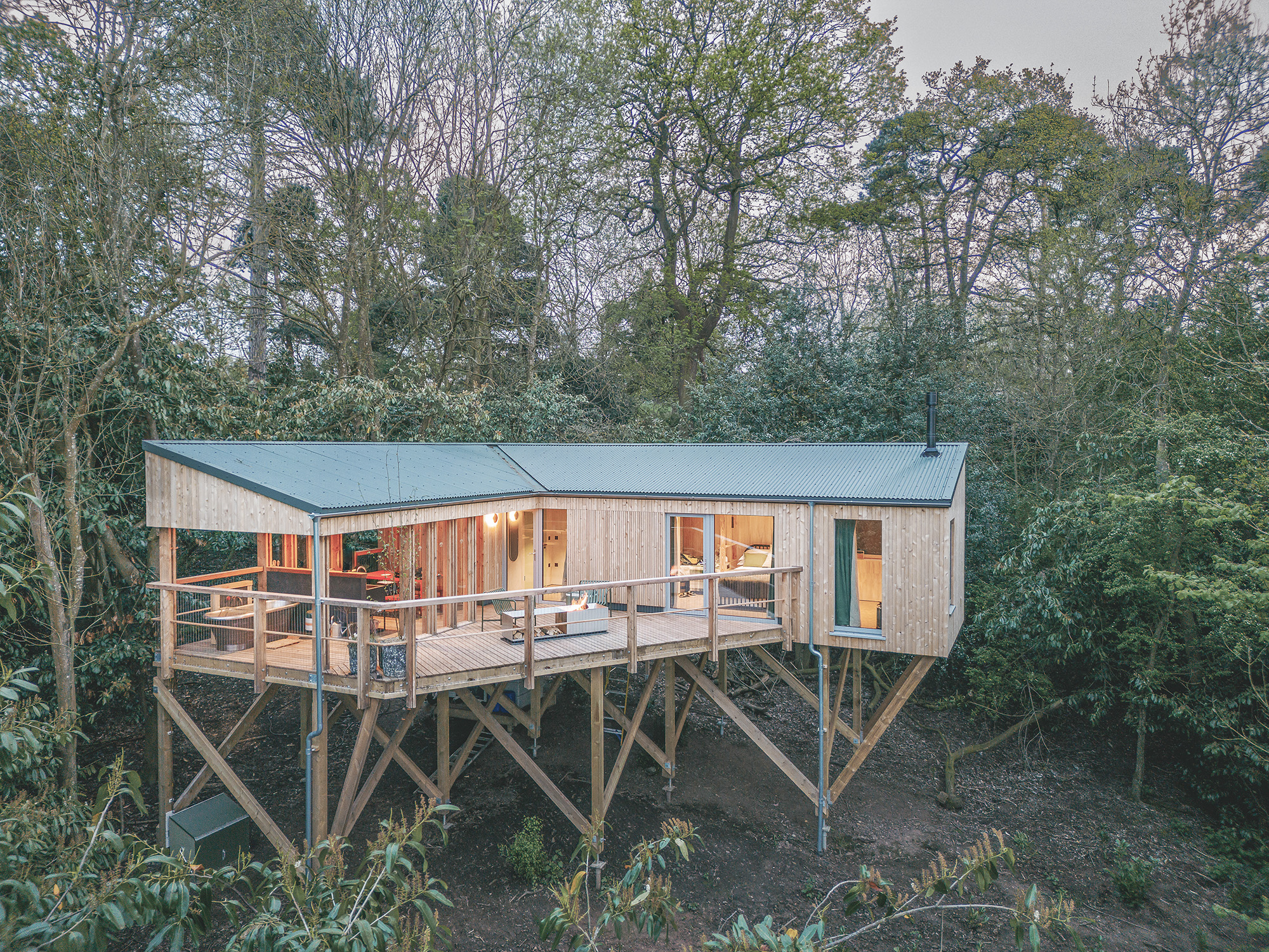 Skylark Treehouses, Gloucester