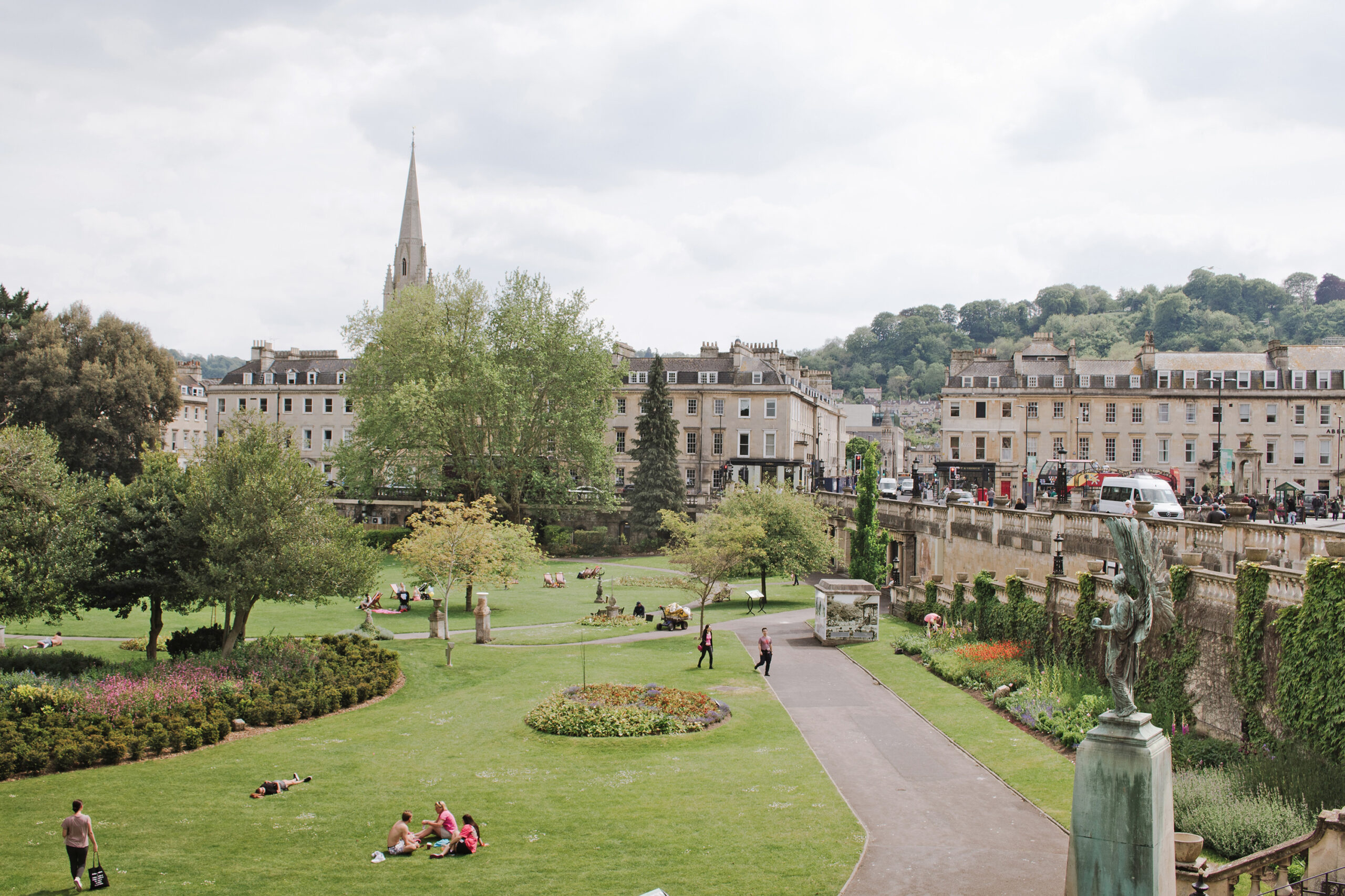 Bath © Kirsten Drew via Unsplash