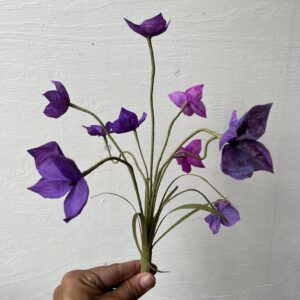 Floral bunch by Emmeli Kimhi