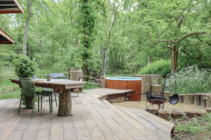 The Woodland Hut at T Barns